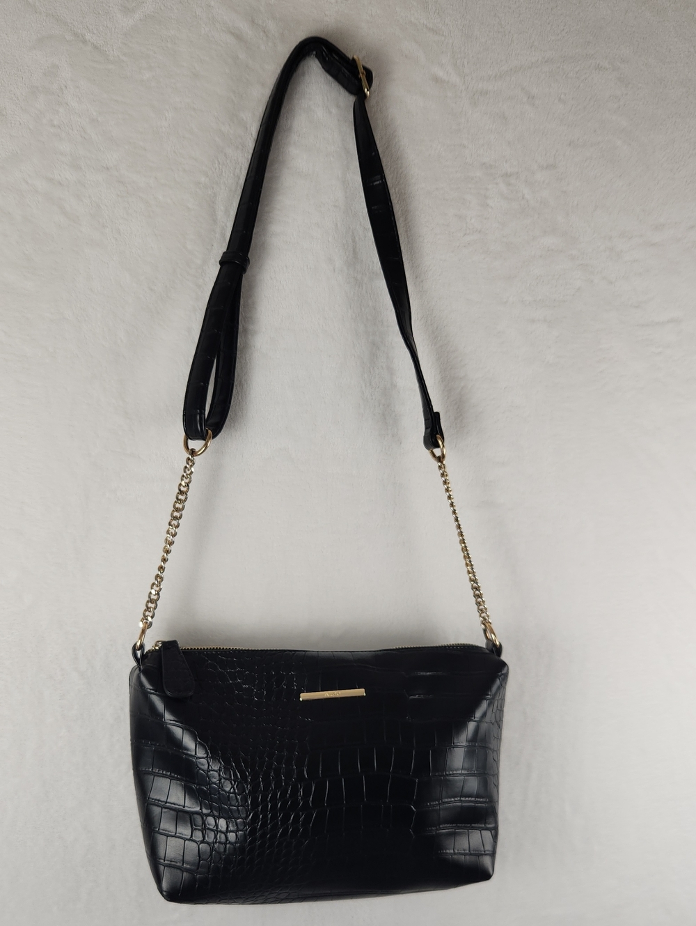Aldo Black Croc-Embossed Crossbody Purse with Gold Colored Chain